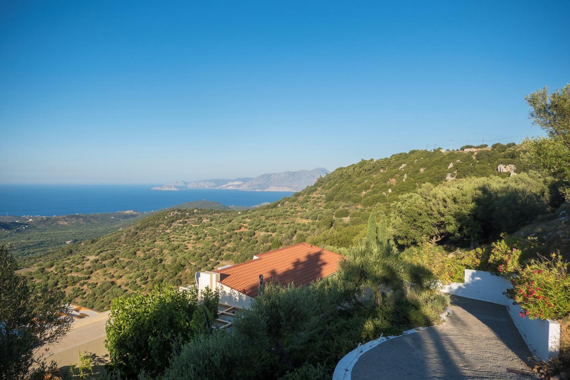 Villa Dio Petres Kroustas エクステリア 写真