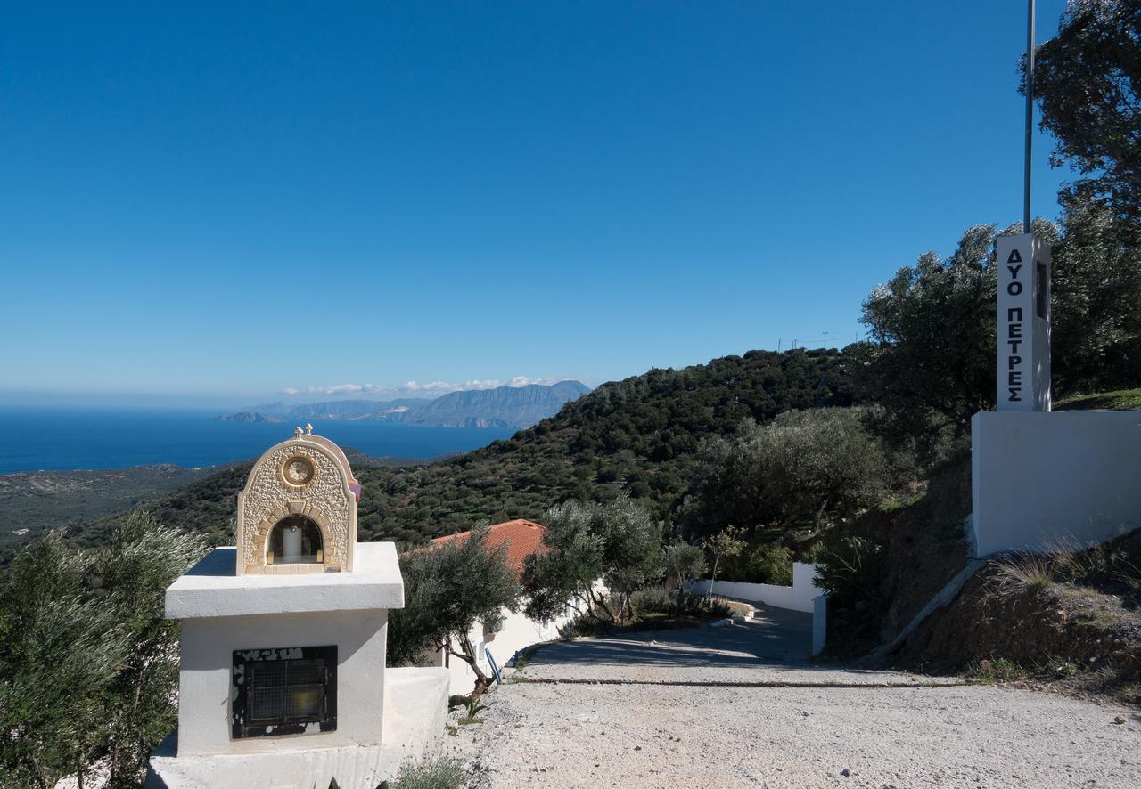 Villa Dio Petres Kroustas エクステリア 写真