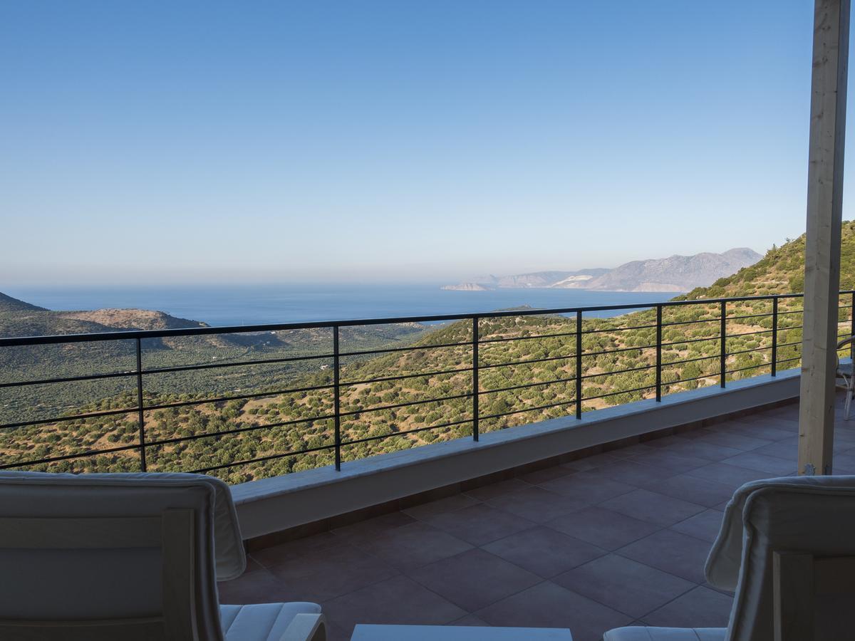 Villa Dio Petres Kroustas エクステリア 写真