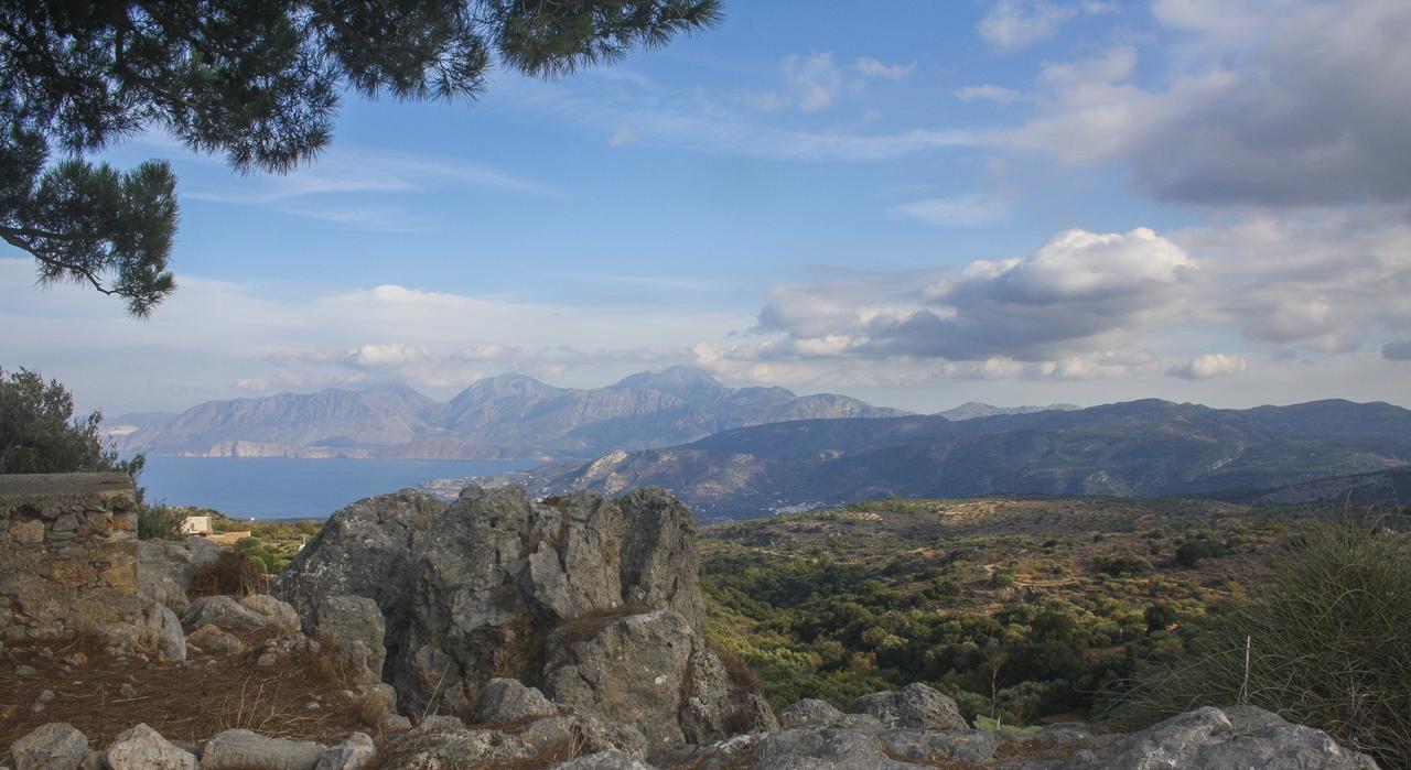 Villa Dio Petres Kroustas エクステリア 写真