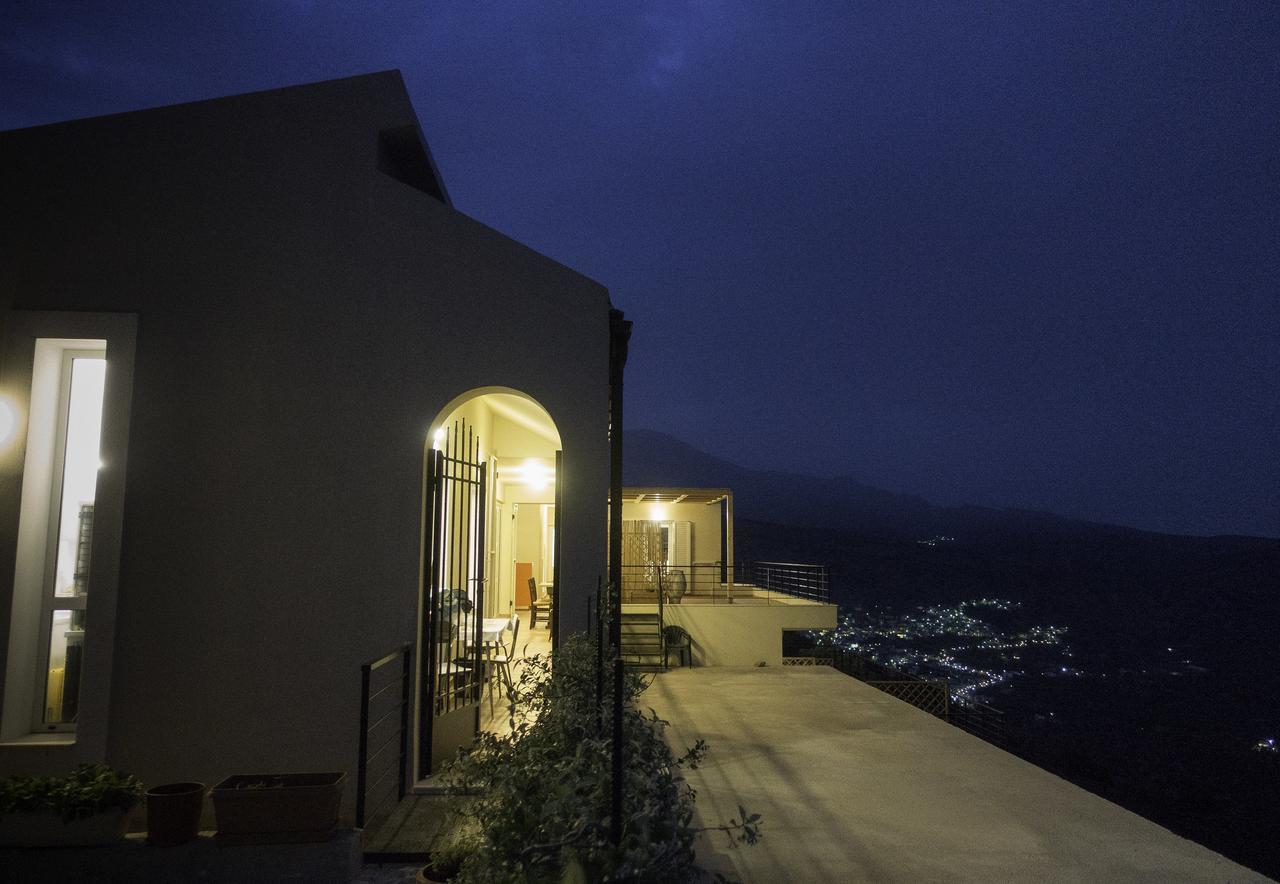 Villa Dio Petres Kroustas エクステリア 写真