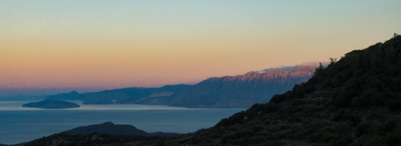 Villa Dio Petres Kroustas エクステリア 写真