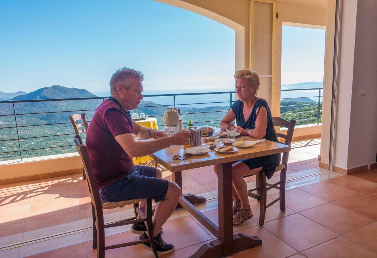 Villa Dio Petres Kroustas エクステリア 写真