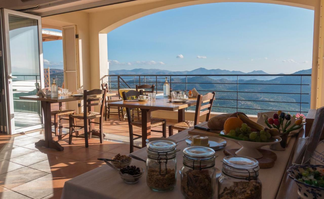 Villa Dio Petres Kroustas エクステリア 写真