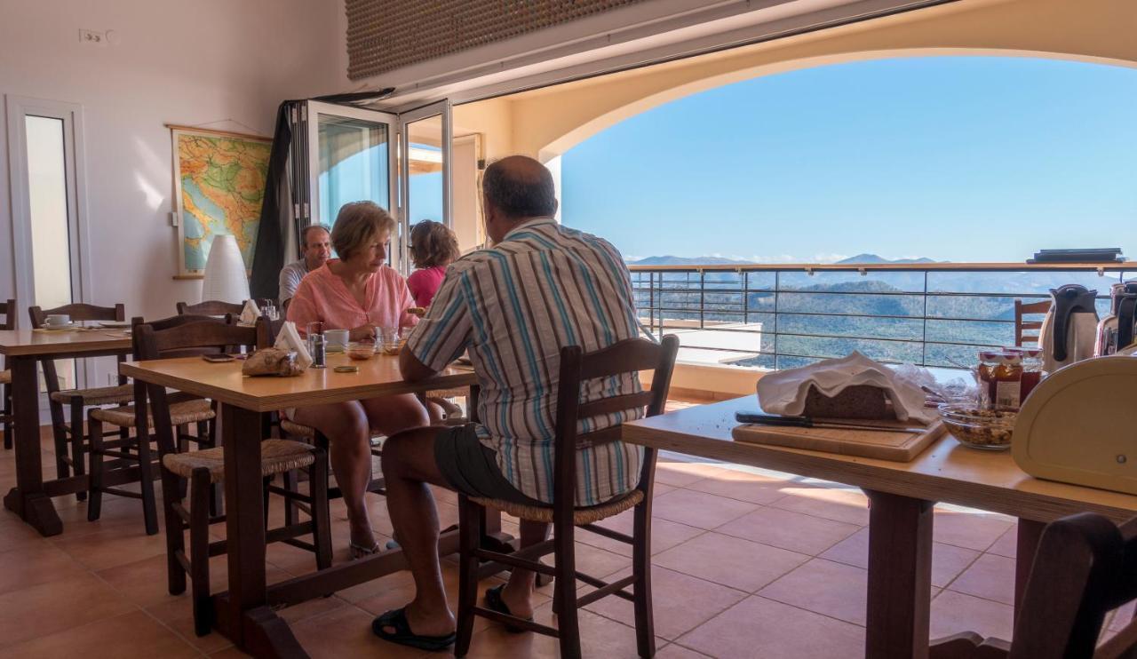 Villa Dio Petres Kroustas エクステリア 写真