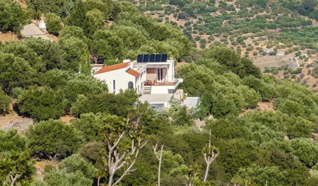 Villa Dio Petres Kroustas エクステリア 写真