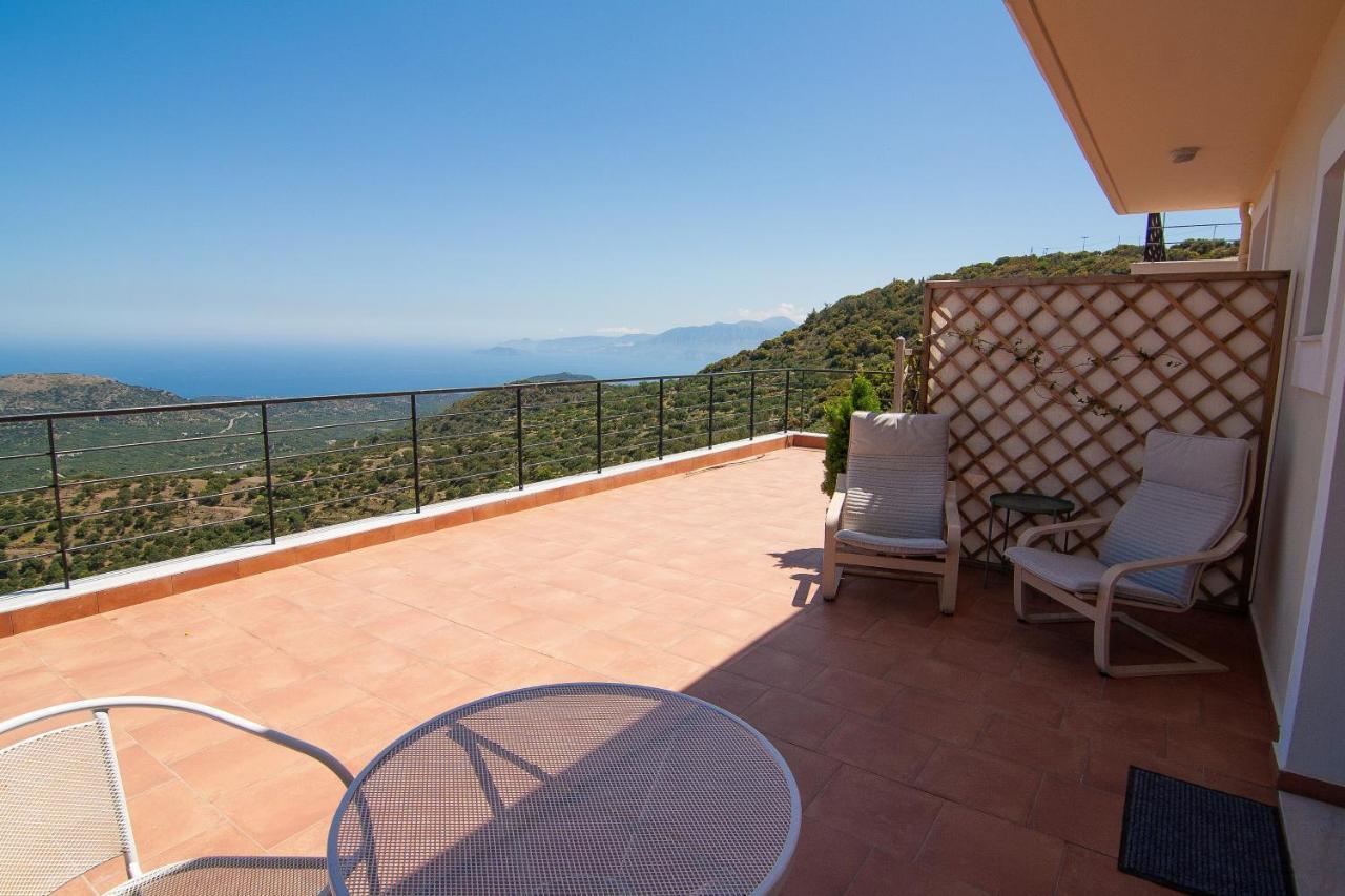 Villa Dio Petres Kroustas エクステリア 写真