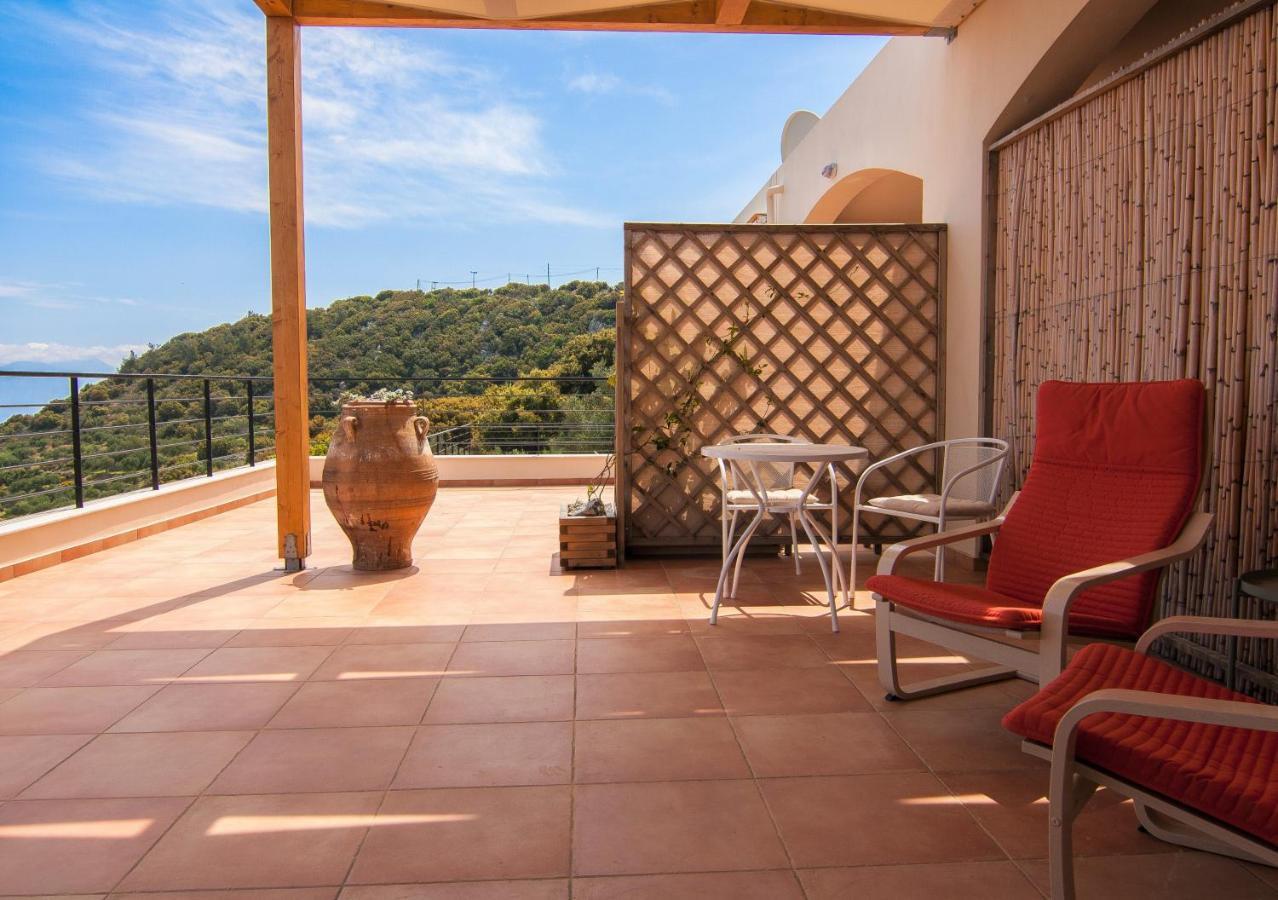 Villa Dio Petres Kroustas エクステリア 写真