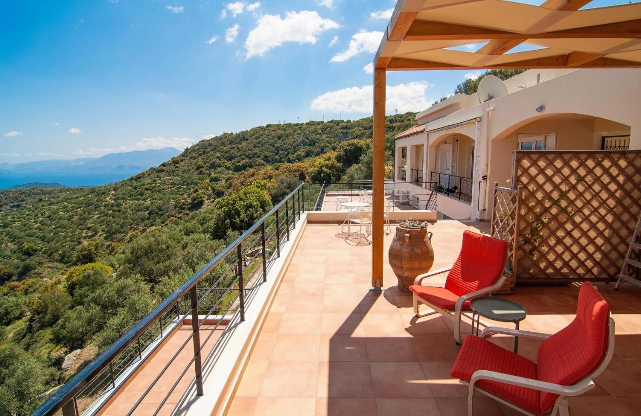 Villa Dio Petres Kroustas エクステリア 写真