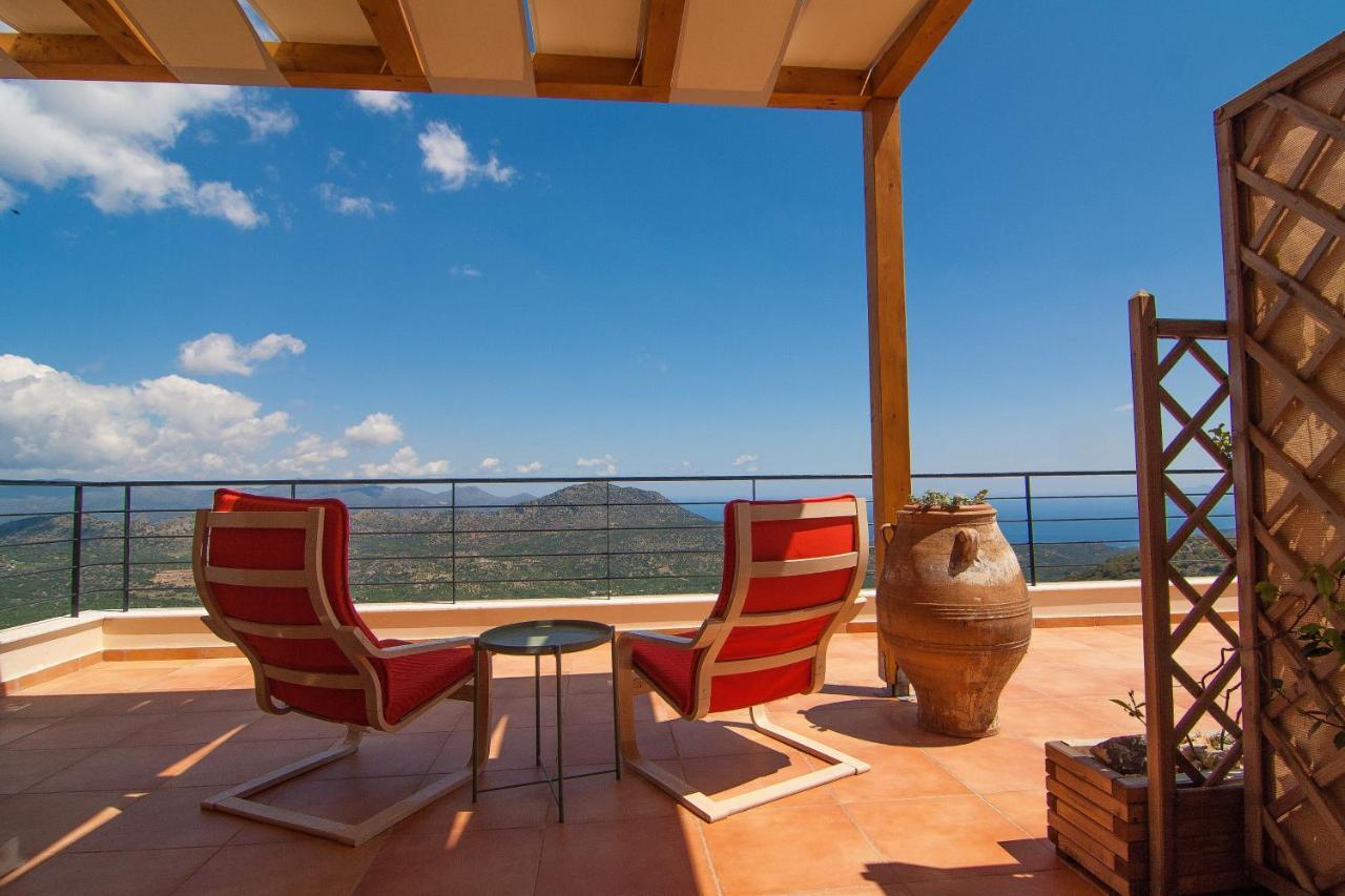 Villa Dio Petres Kroustas エクステリア 写真