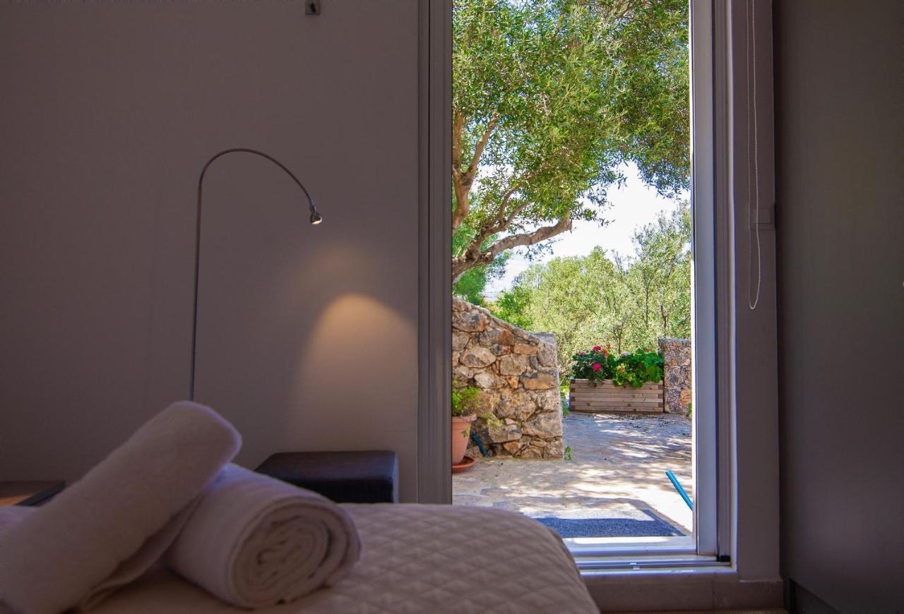 Villa Dio Petres Kroustas エクステリア 写真