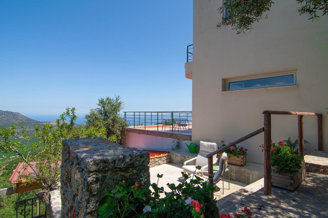 Villa Dio Petres Kroustas エクステリア 写真